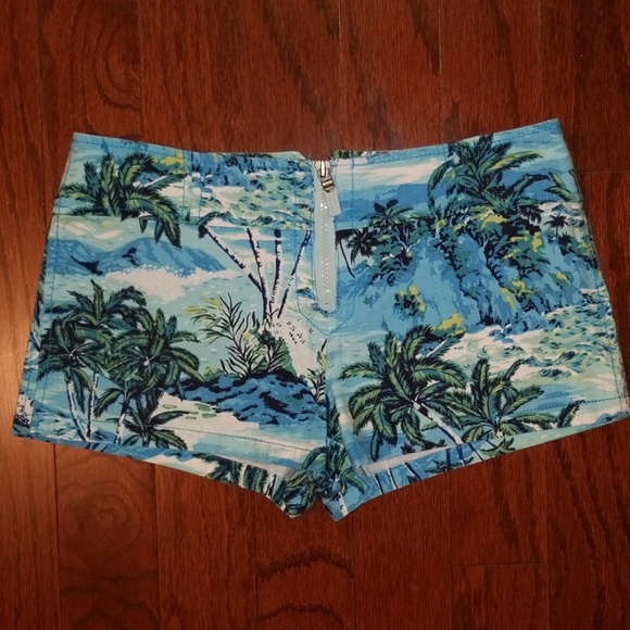 Express 2" Tropical Shorts - Picture 2 of 7